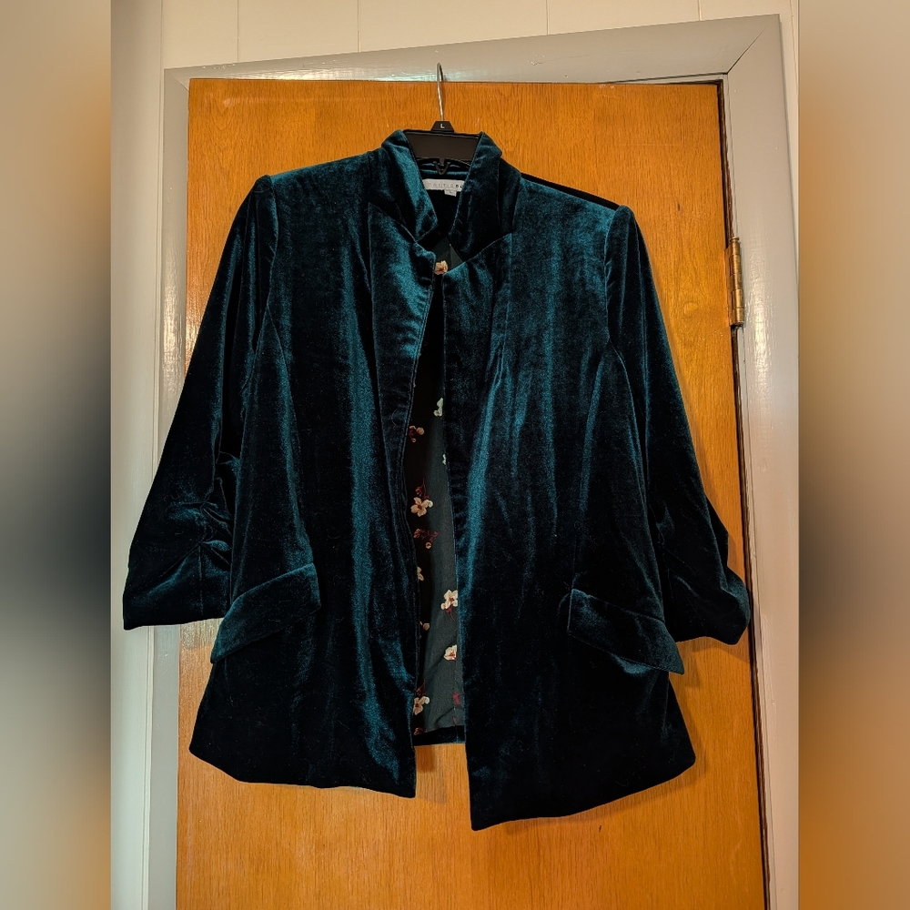 Baltic Born Elegant Velvet Women's Jacket And Jogger Set